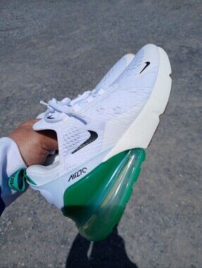 Nike Air Max 270 Streetwear/Lifestyle Athletic Shoes Size 6 for Women